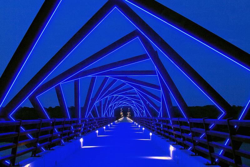 Geography Trivia Question: High Trestle Trail Bridge is located in what U.S. state?
