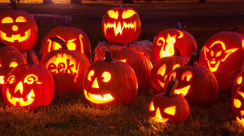 Культура Вопрос: Почему один из основных атрибутов праздника Хэллоуин - вырезанную в виде головы тыкву с подсветкой, - называют "светильником Джека"?