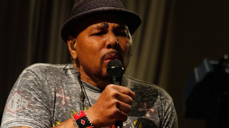 Culture Trivia Question: Who sang with Aaron Neville, in 1989, on the hit song 'Don't Know Much'?