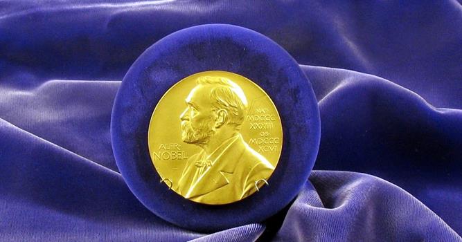 Наука Вопрос: Известно, что за всё время существования Нобелевской премии, только четыре человека являются дважды лауреатами этой премии (по состоянию на начало 2017 года). А кто из перечисленных ученых получил две Нобелевские премии по химии?