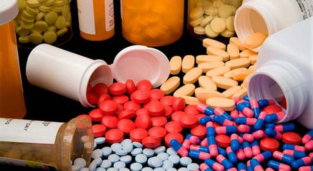 Società Domande: Quale azienda ha messo in commercio l'aspirina?