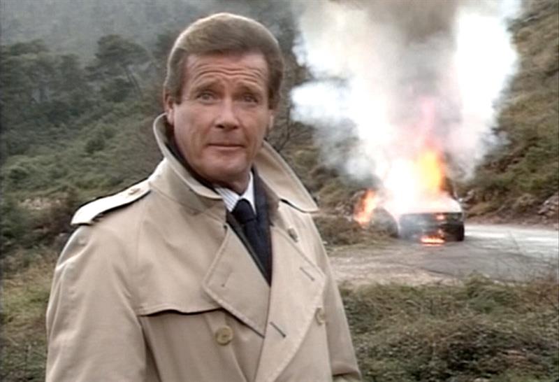 Films et télé Question: Quelle a été la première voiture commandée à distance de James Bond ?