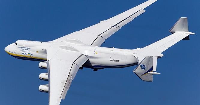 Наука Вопрос: Самолет Ан-225 "Мрія" на сегодняшний день (начало 2017 года) является самым большим самолётом в мире как по взлётной массе, так и по длине. А какова его взлётная  масса?