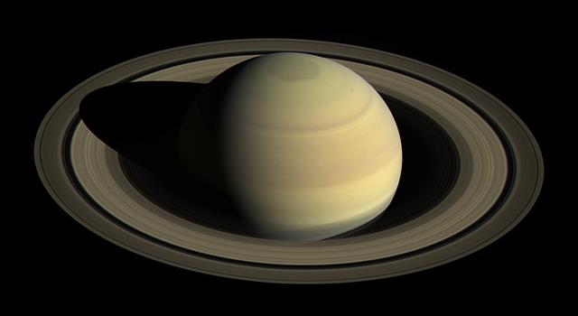 Science Question: Combien de lunes connues orbitent autour de Saturne ?