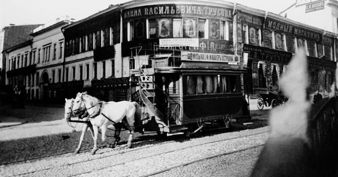 Общество Вопрос: В каком году закрылась последняя в мире линия конки (конного трамвая), эксплуатировавшаяся в режиме городского общественного транспорта?