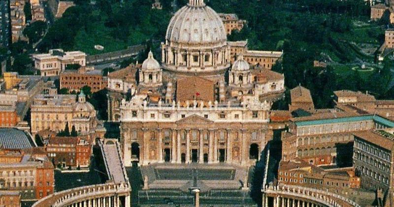historia Pytanie-Ciekawostka: Kto był pierwszym papieżem Kościoła Katolickiego?