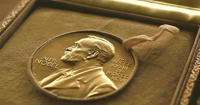 Наука Вопрос: На сегодняшний день (начало 2017 года) самым молодым ученым, получившим Нобелевскую премию, является физик Уильям Лоренс Брэгг. А сколько ему было лет, когда он стал лауреатом этой престижной премии?