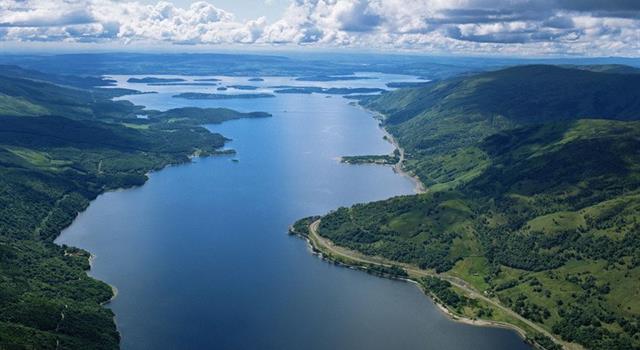 География Вопрос: Где расположено самое большое озеро Соединенного Королевства Великобритании и Северной Ирландии?