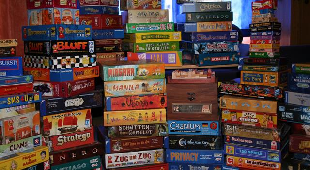 Culture Trivia Question: In what board game is the term 'En passant' used?