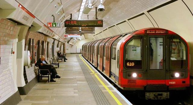 Общество Вопрос: Как лондонцы прозвали свой метрополитен?
