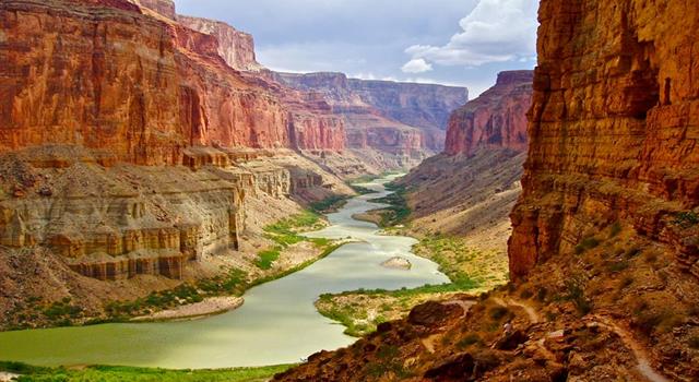География Вопрос: Одним из наиболее известных чудес природы, которые можно встретить на нашей планете, является Гранд-Каньон (Большой Каньон), расположенный в американском штате Аризона. А какова длина этого чуда природы?