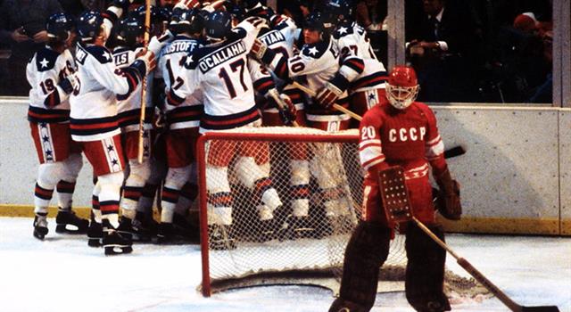 Спорт Вопрос: В каком городе проходила зимняя олимпиада, где в хоккейном матче, получившем название «чудо на льду», сборная США сенсационно обыграла сборную СССР?
