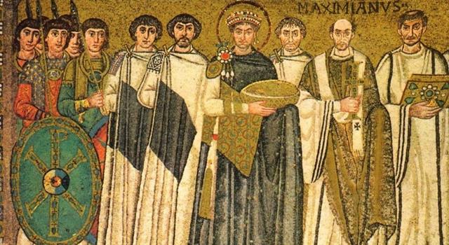 История Вопрос: В 1453 году, после захвата Константинополя турками, Византийская империя перестала существовать. А как звали последнего византийского императора?