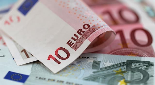 History Trivia Question: When was the euro introduced as legal currency on the world market?