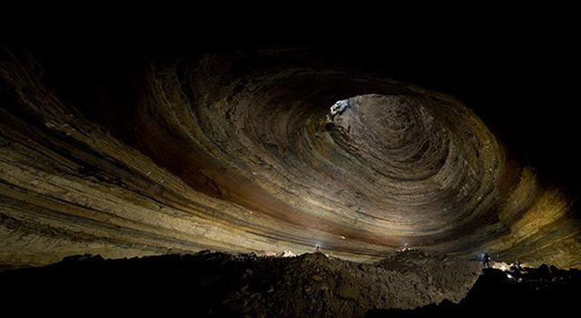 Geografía Pregunta Trivia: ¿En qué país se encuentra la cueva más profunda del mundo?