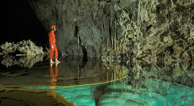 Geography Trivia Question: What cave found in New Mexico, is the second deepest cave in the continental US?