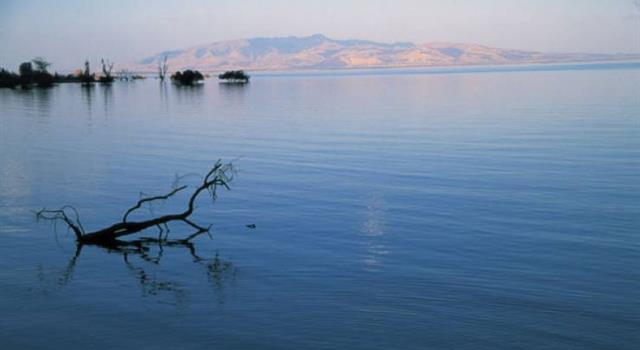 Geography Trivia Question: What is the largest lake in the Tropics?