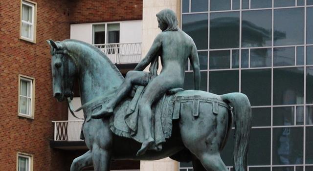 Culture Trivia Question: A statue of Lady Godiva stands in the center of which English city?
