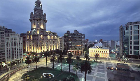 Geografía Pregunta Trivia: Montevideo es la capital de Uruguay y también el nombre de una ciudad de otro país. ¿Cuál es ese otro país?