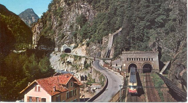 Geography Trivia Question: Which country is linked to Switzerland by the Simplon Tunnel?