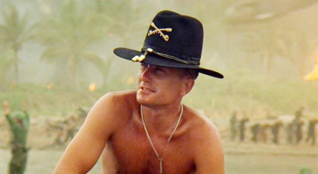 Películas Pregunta Trivia: En la película "Apocalypse Now", ¿A qué olía el napalm en la mañana? Según el coronel Kilgore