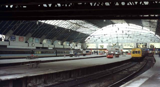 Geography Trivia Question: Which of these is a railway terminus in Glasgow, Scotland?