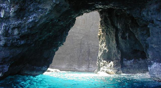 Geography Trivia Question: What is the famous cave on the island of Staffa?