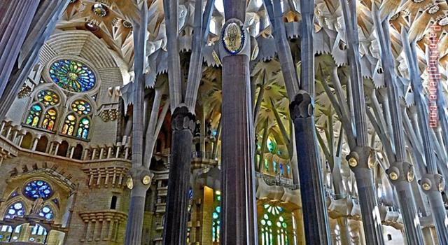 Cultura Pregunta Trivia: ¿Cuántas torres proyectó Antonio Gaudi para el Templo Expiatorio de la Sagrada Familia?