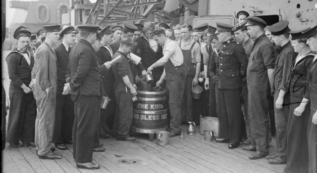 historia Pytanie-Ciekawostka: W którym roku Royal Navy zlikwidowała tradycję wydawania marynarzom porcji rumu?