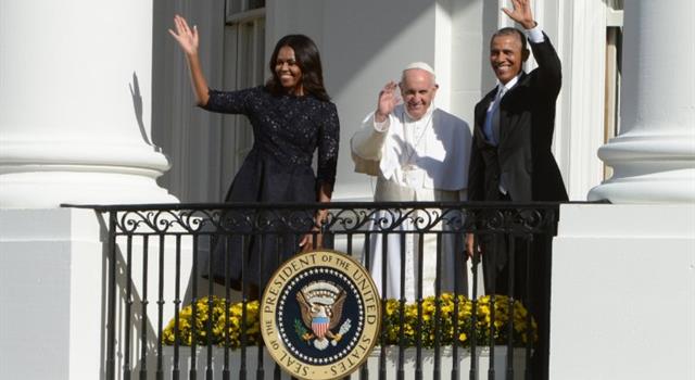 Sociedad Pregunta Trivia: ¿Qué mujeres pueden vestirse de blanco frente al Papa?