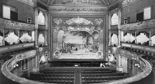 History Trivia Question: Which Glasgow theatre has been described as "The English comic's grave"?