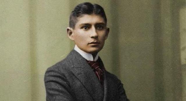Cultura Pregunta Trivia: ¿En qué obra literaria Franz Kafka plantea el tema de la actitud de la sociedad hacia el individuo diferente?
