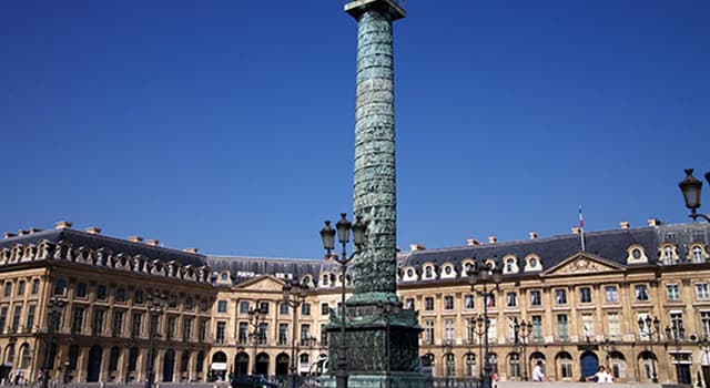 Historia Pregunta Trivia: El bronce que se utilizó al erigir la columna napoleónica Vendome, ¿de dónde fue obtenido?