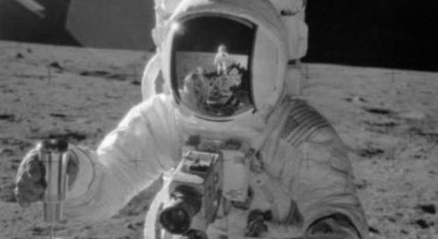 Сiencia Pregunta Trivia: ¿Qué marca de cámara fotográfica fue elegida por la NASA para ser llevada en sus viajes a la Luna?