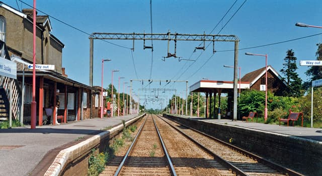 Science Trivia Question: What is the voltage used on the UK rail network’s overhead electric supply?