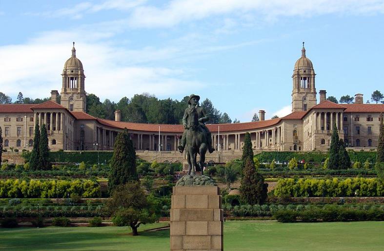 Society Trivia Question: Who designed the Union Buildings in South Africa?