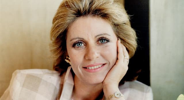 Movies & TV Trivia Question: Before she began filming the U.S. TV series "The Patty Duke Show", Patty Duke won an Academy Award for her performance in which film?