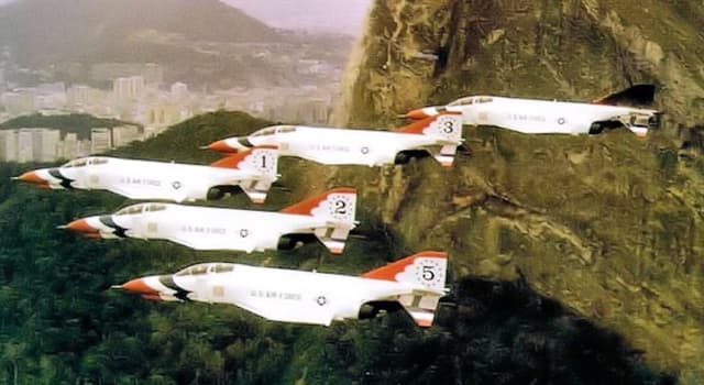 History Trivia Question: Which US Air Force fighter jet was NOT used by the Thunderbirds Aerial Demonstration team?