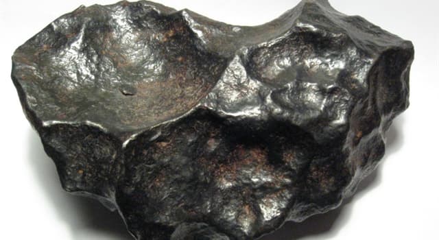 Сiencia Pregunta Trivia: ¿A qué se debe la existencia de objetos de hierro realizados en edad de bronce?