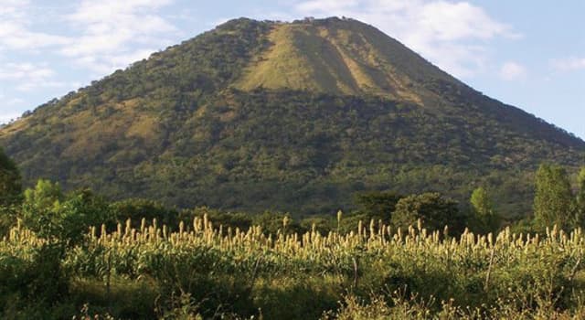 Geografía Pregunta Trivia: ¿Cuál de los siguientes volcanes no se encuentra en territorio costarricense?