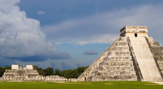 Historia Pregunta Trivia: ¿En qué ciudad mesoamericana se encuentran las edificaciones de la imagen?