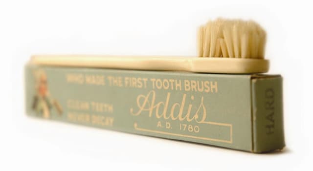 Historia Pregunta Trivia: ¿En qué lugar se fabricó el primer cepillo de dientes que fue comercializado?