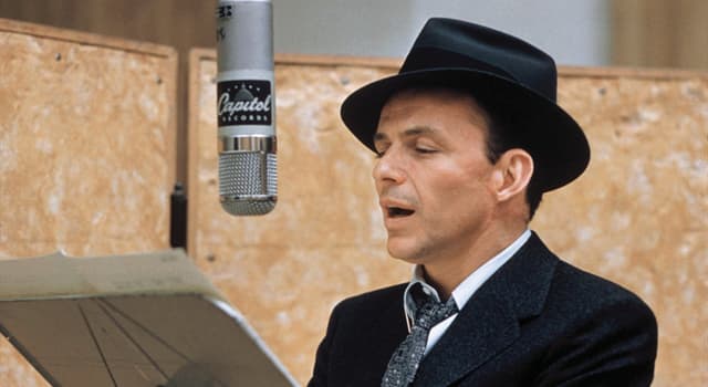 Cultuur Trivia Vraag: Welk insect werd genoemd in het lied "High Hopes" dat werd gepopulariseerd door Frank Sinatra?