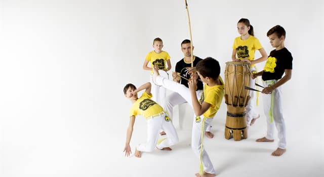 Sport Wissensfrage: Wie heißt eine brasilianische Kampfkunst, die Tanz, Bewegungskunst und Musik vereinigt?