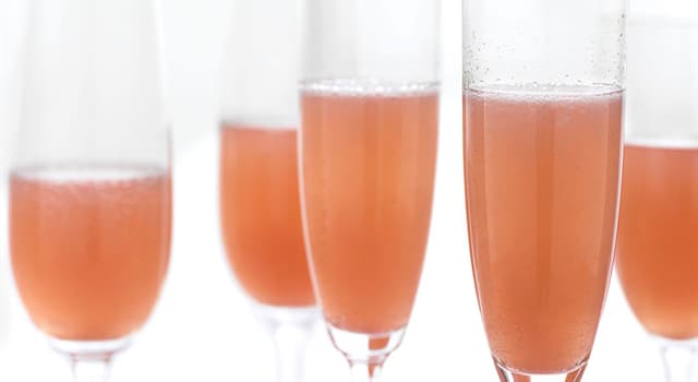 Cultura Pregunta Trivia: ¿Qué debes mezclar con champán para preparar un cóctel bellini?