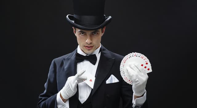 Movies & TV Trivia Question: Which actor played the magician, 'Eisenheim,' in the 2006 movie, 'The Illusionist'?