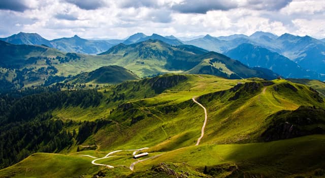 Cultuur Trivia Vraag: Wie was (waren) de eerste die een berg afklom zonder deze eerst op te klimmen?