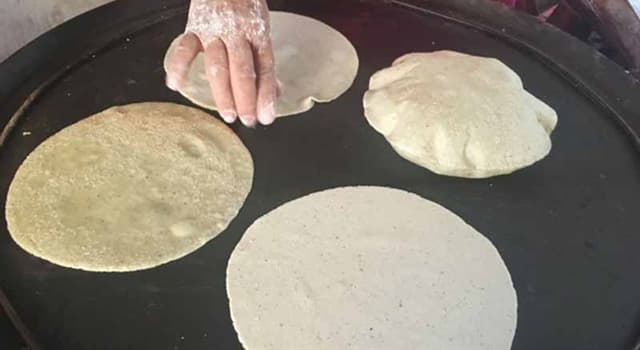 Sociedad Pregunta Trivia: ¿Cuál es el nombre de la pequeña plancha plana que se usa principalmente en Centroamérica para cocinar tortillas, carne, y otras delicias?
