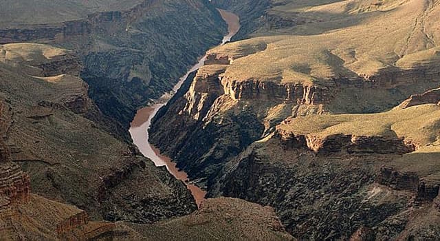 Geografia Pergunta Trivial: Que rio corre no Grand Canyon no Estado do Arizona, Estados Unidos da América?