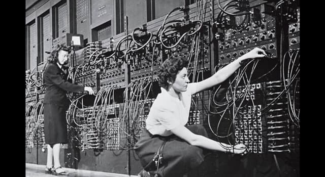 Сiencia Pregunta Trivia: ¿Cuál era el peso de la ENIAC una de las primeras computadoras construída?